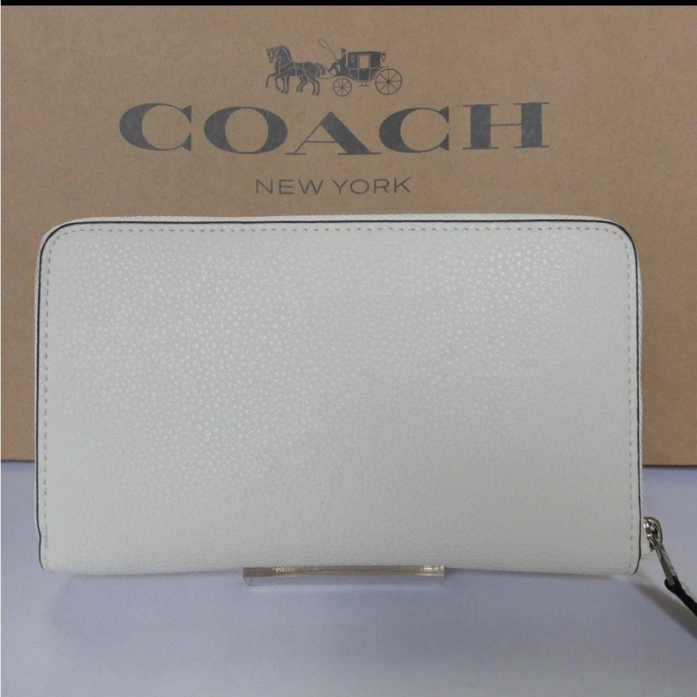 New Coach Disney Dumbo Leather Long Zip Around Wallet  Limited White - Picture 2 of 3